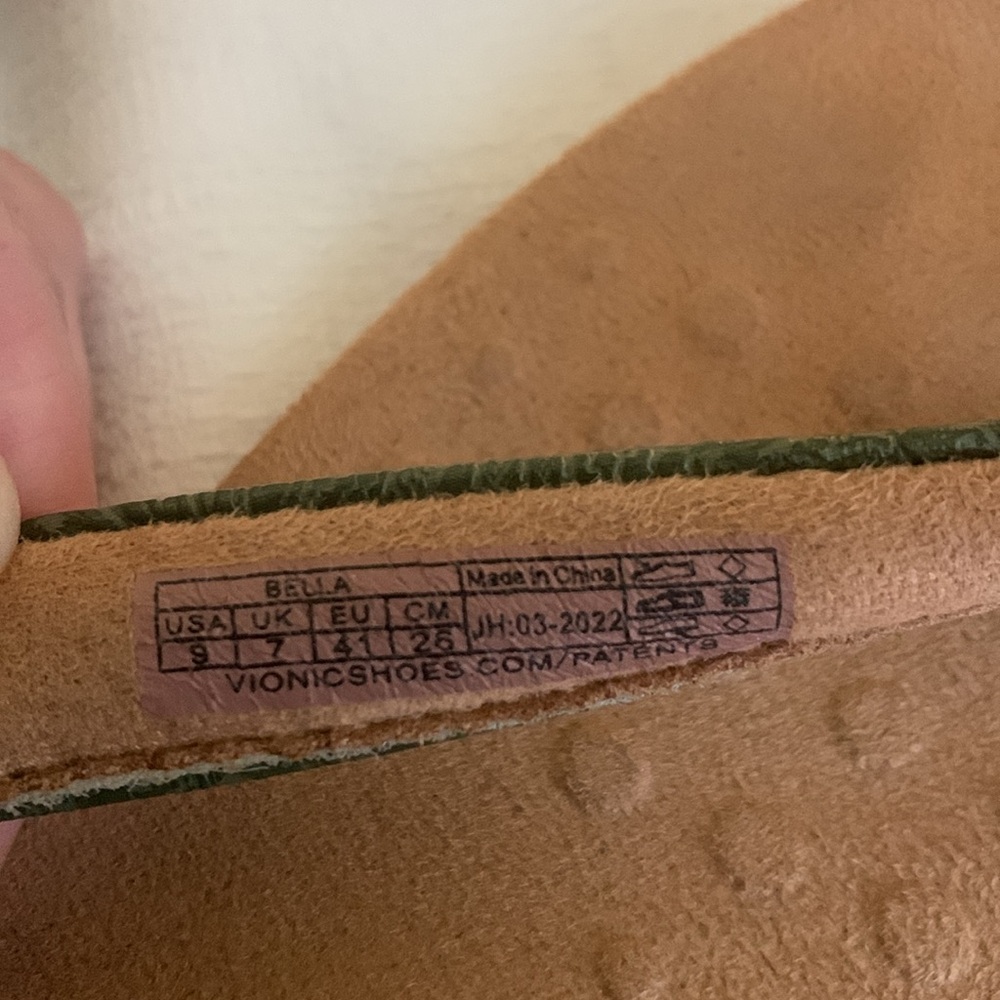 Vionic Bella Green Sandals - Picture 6 of 10